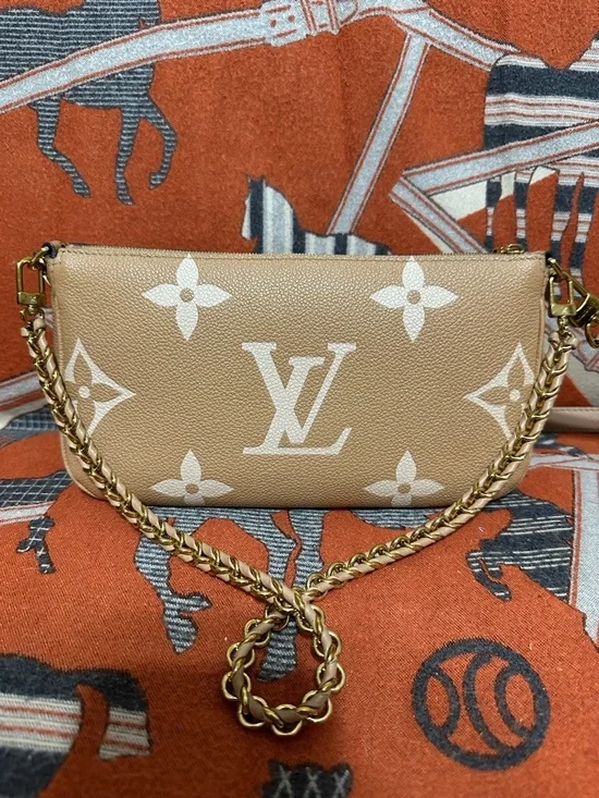 LOUIS VUITTON ❤️🌟 MONOGRAM EMPREINTE GIANT MULTI POCHETTE W/ TWO STRAP⭐️ - Picture 2 of 15